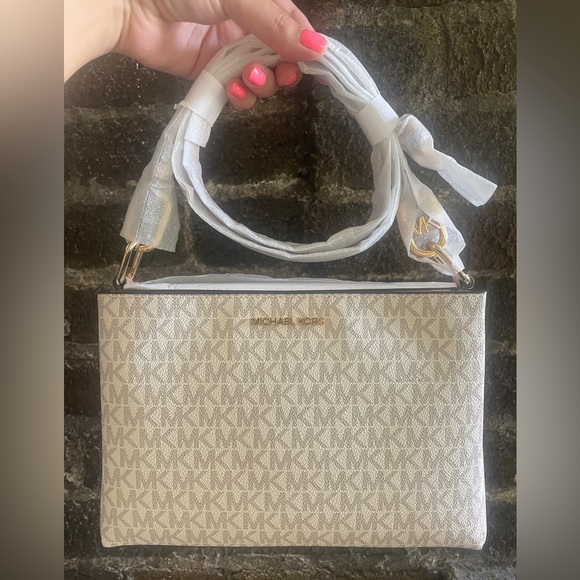 NWT MICHAEL KORS Trisha logo crossbody bag in pink - Picture 4 of 16